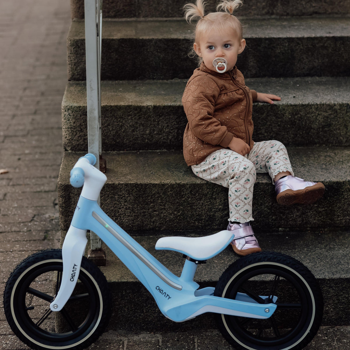 Chanty Go Bicicletta da Corsa Blu | Con Luce Integrata