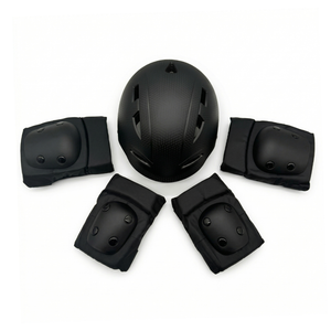 Casco per bambini CHANTY + set protezioni – Nero