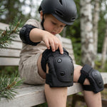 Casco per bambini CHANTY + set protezioni – Nero